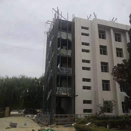 华北科技学院公寓楼增加室外电梯钢结构及外幕